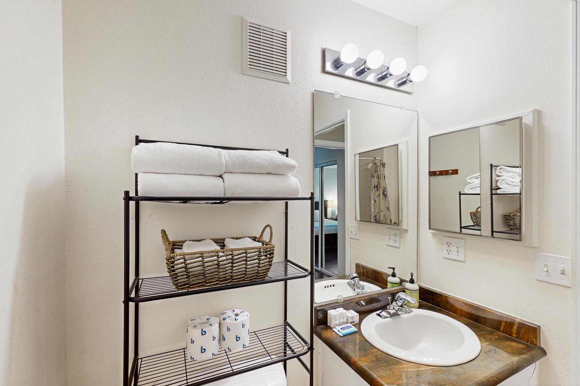 Waters Edge Apartment Salishan Beach Room photo