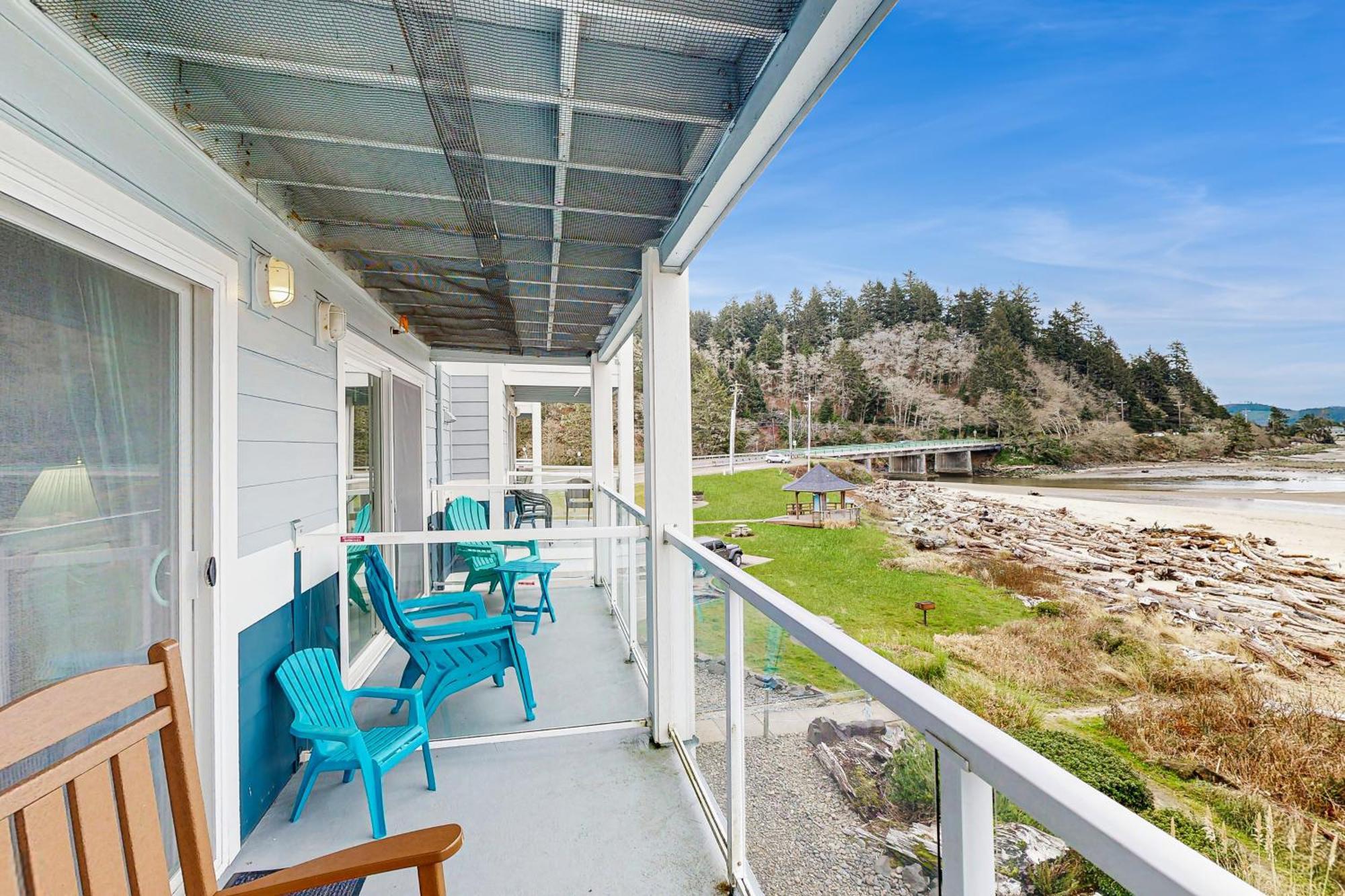 Waters Edge Apartment Salishan Beach Room photo